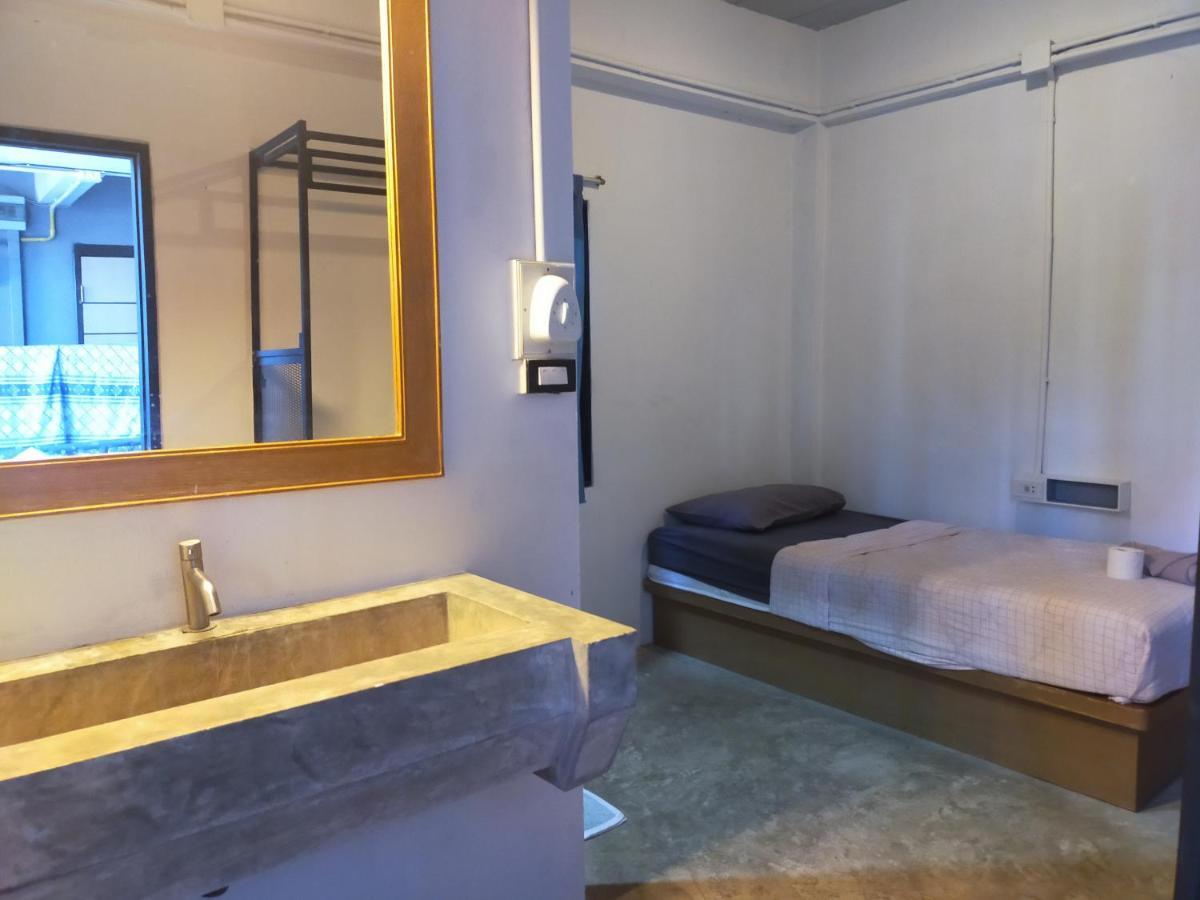 9 Hostel Chiang Mai Eksteriør bilde